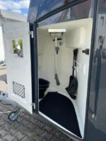 Careliner M Grey Pferdeanhänger für 2 Pferde – Stilvoll und Sicher – Bild 8