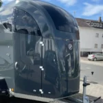 Careliner M Grey Pferdeanhänger für 2 Pferde – Stilvoll und Sicher