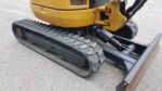 Gebrauchter CAT 302.7D CR Minibagger – 2,67 t (2016) mit 3 Löffeln und Schnellwechsler – Bild 12