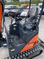 Gebrauchter Hitachi ZX17U-2 Minibagger (2013) – 1,8 t mit Yanmar-Motor und 3 Löffeln – Bild 3