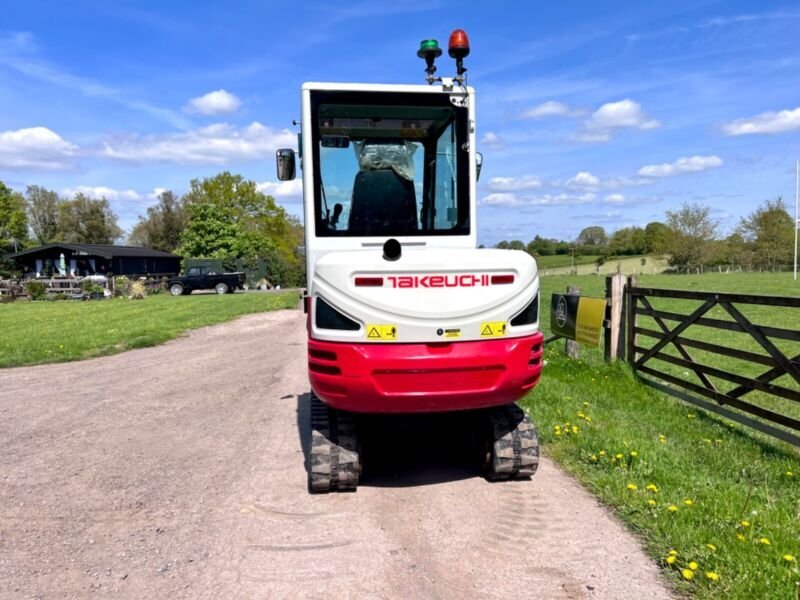 Takeuchi-TB230-008.jpeg Takeuchi TB230 (2018) – Minibagger 2,8 t – 2.916 Std. – vollständig gewartet – Bild 1