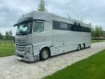 Camion chevaux Mercedes Actros 5 chevaux 2018 – 26T – Automatique – Luxe avec espace de vie – 96 000 km