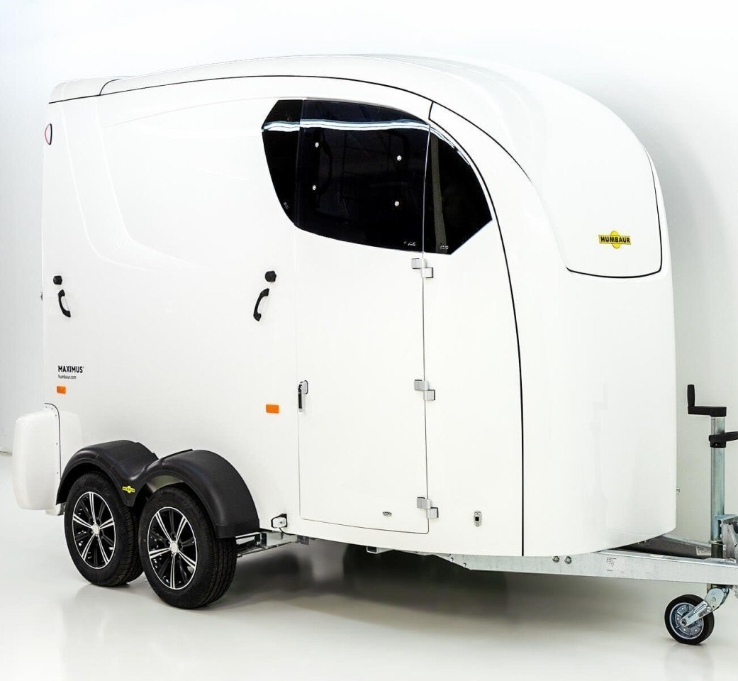 2321_01BrYX7B81XJUIV_1280x1280.jpg Remorque à chevaux Humbaur Maximus 2700 S – Image 1