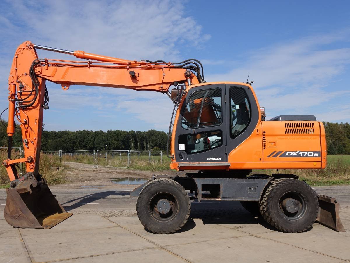 Pelle-Doosan-DX170W-02.jpg Mobilbagger Doosan DX170W 2009 – 17,7 t – 5.253 Betriebsstunden – Gebraucht – Image 1