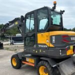Mobilbagger Volvo EW60E 2017 – 5,9 t – Hammer + 3 Anbaugeräte – 3.635 Betriebsstunden