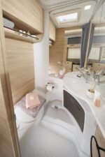 CARAVELAIR TITANIUM ANNIVERSARY 450 – Image 6